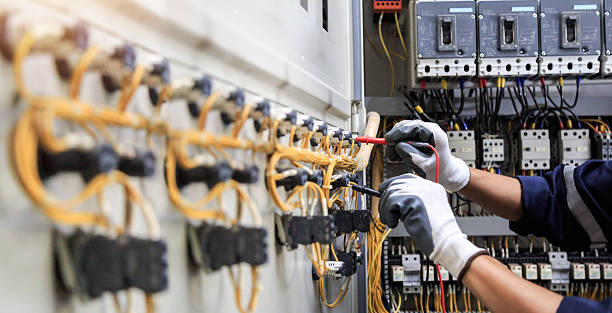 Professional Electrician technician working in Colesville, MD